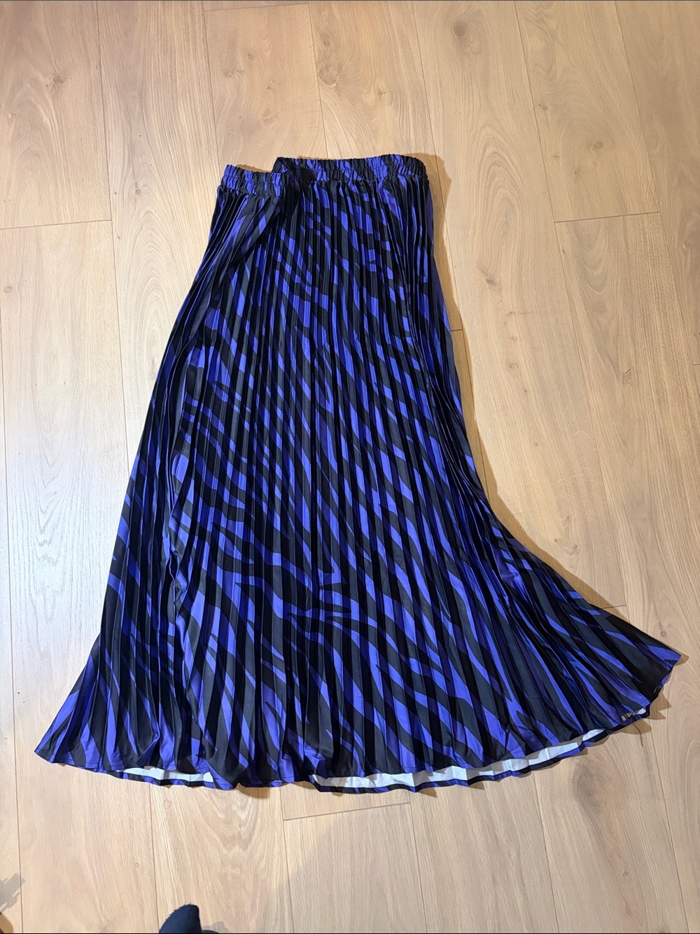 Women's Pleated Maxi Skirt in Blue and Black